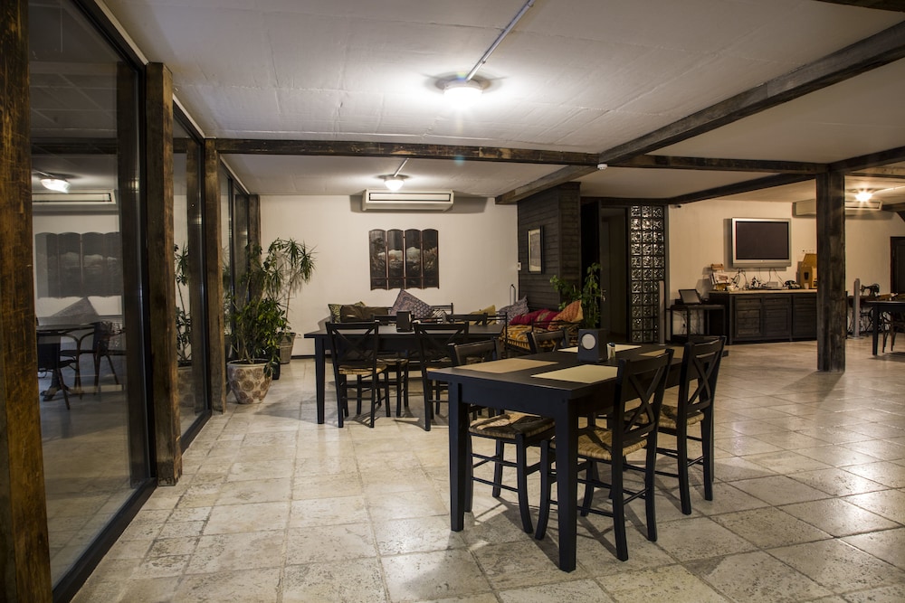 Hotel Bar