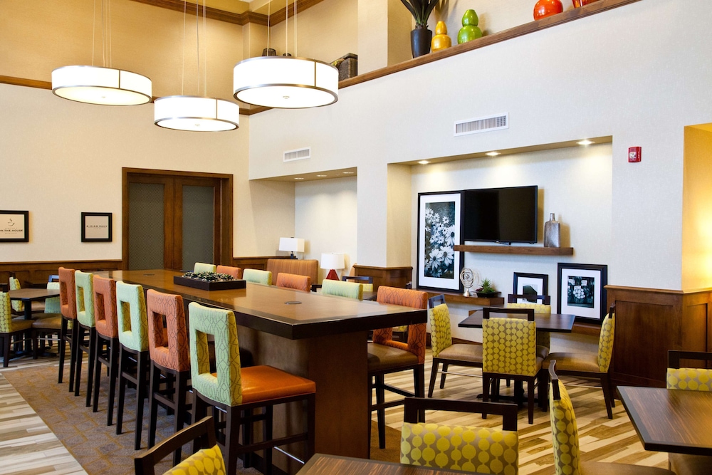 Hampton Inn & Suites Salinas - photo 35