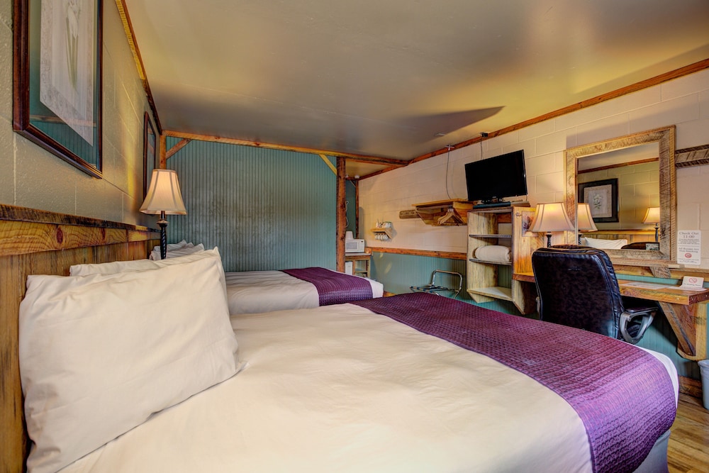 Holiday Motel and RV Park - photo 10