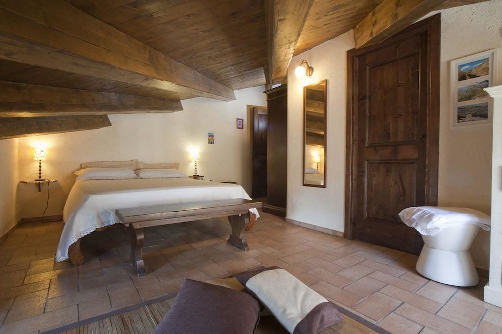 Il Comignolo di Sofia - carbon neutral hotel in Civita
