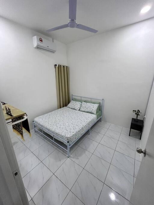 Zh homestay teluk batik — Lumut — photo 5