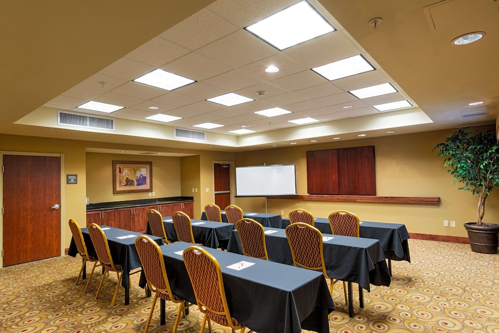 Hampton Inn Rawlins - photo 79