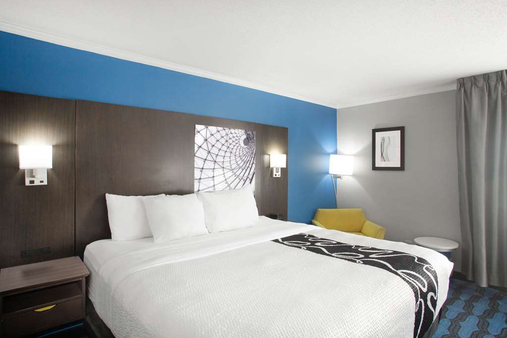 La Quinta Inn by Wyndham St. Louis Hazelwood Airport North - photo 20