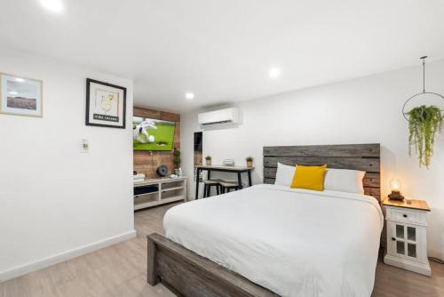 Adorable Guesthouse Studio in Central Phoenix — 4-Star Luxury Hotel in Phoenix, United States