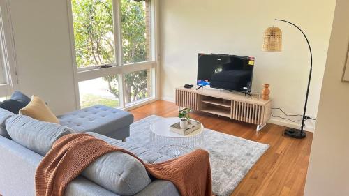 Cozy 2BR Unit Near Beach and Shops in Mentone — hotel in Mentone