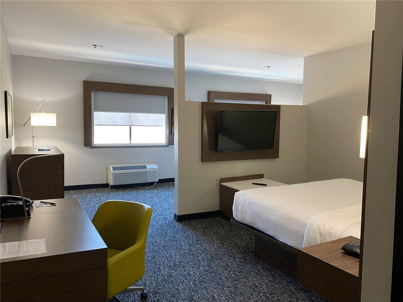 Comfort Inn and Suites Near Lake Guntersville - photo 13