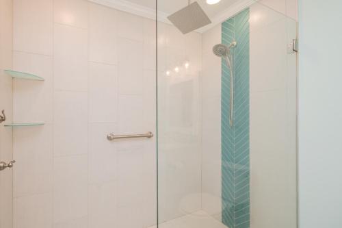 Mermaid Manor by Oak Island Accommodations - photo 29