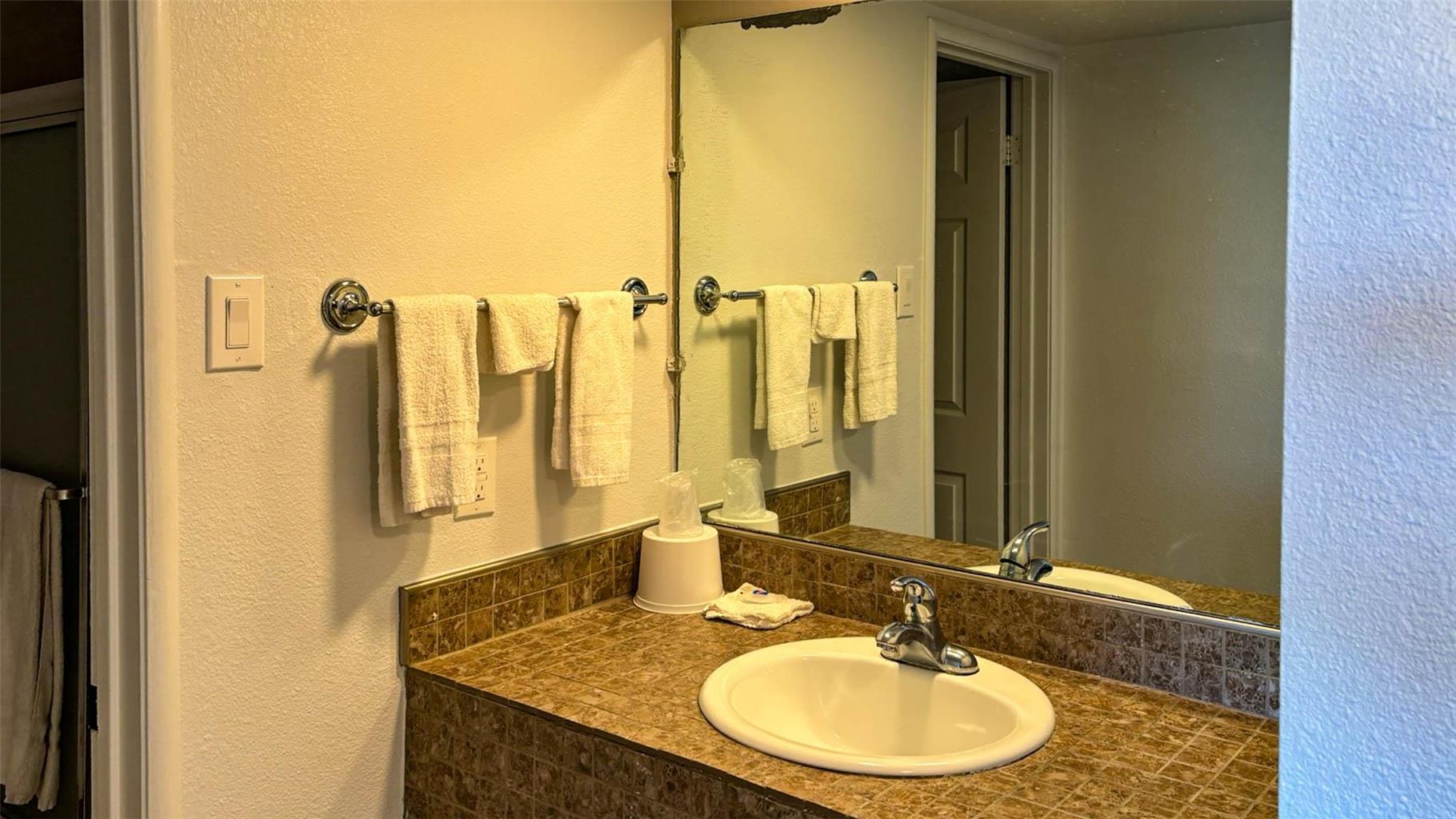 Villager Inn Selma - photo 15