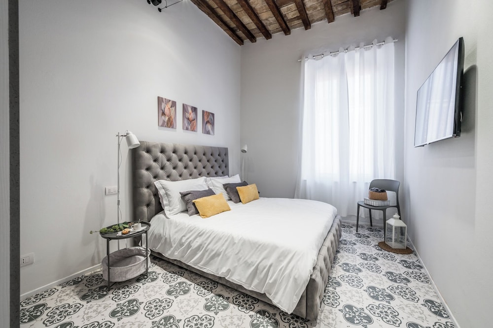 Emilia Suite Palace — 4-Star Luxury Hotel in Modena, Italy
