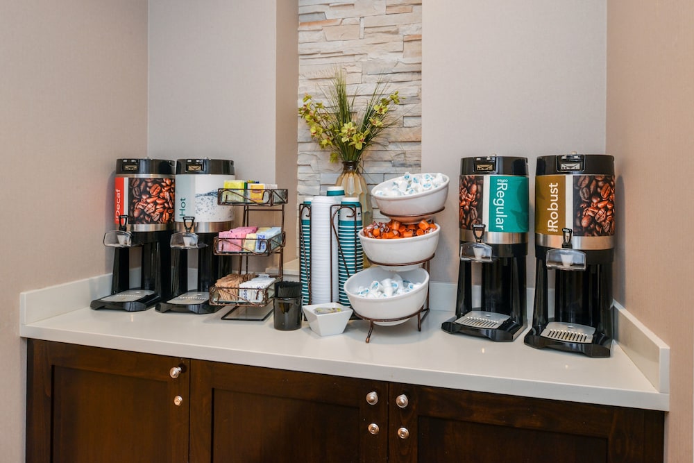 Homewood Suites by Hilton Fresno - photo 39