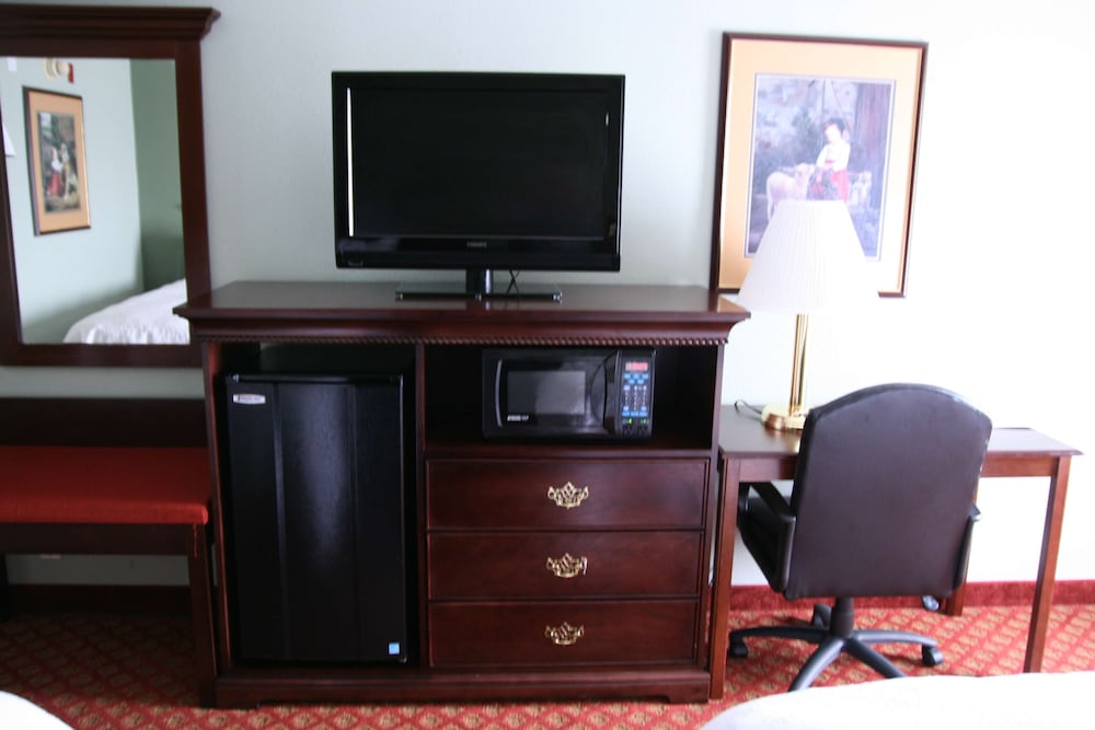 Hampton Inn Hillsville - photo 11