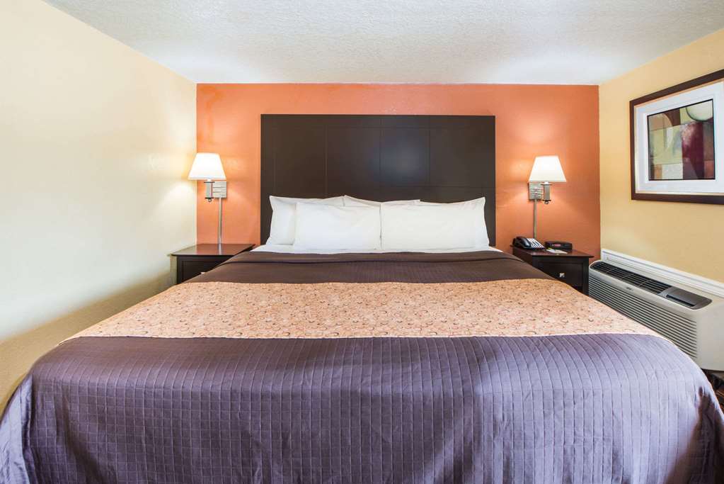 Days Inn by Wyndham Joplin - photo 5