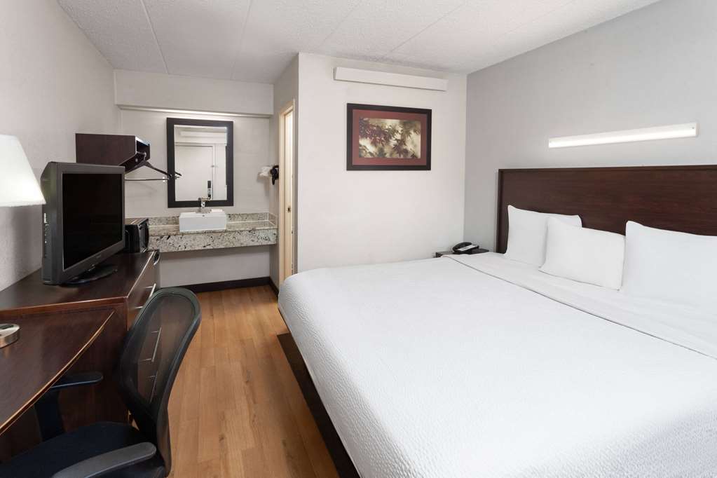 Travelodge by Wyndham Peoria - photo 20