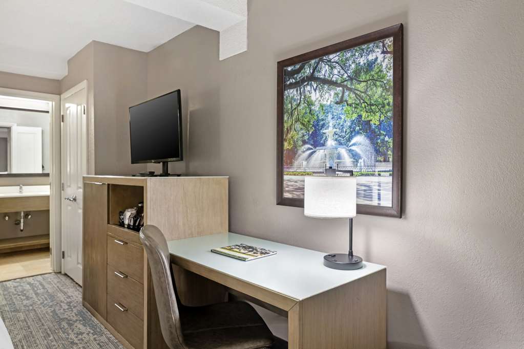 Best Western Savannah Historic District - photo 17