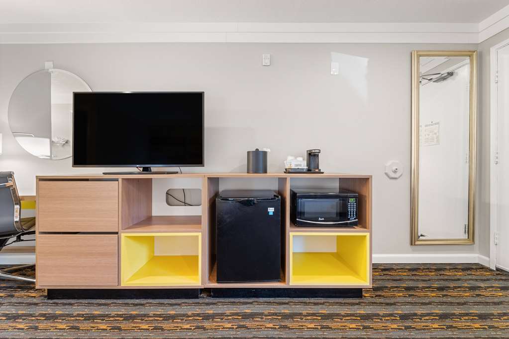 Days Inn by Wyndham San Diego Hotel Circle - photo 30