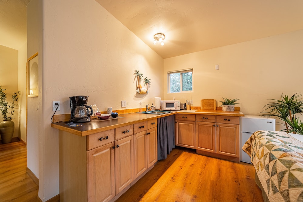 The Islander Inn - photo 29
