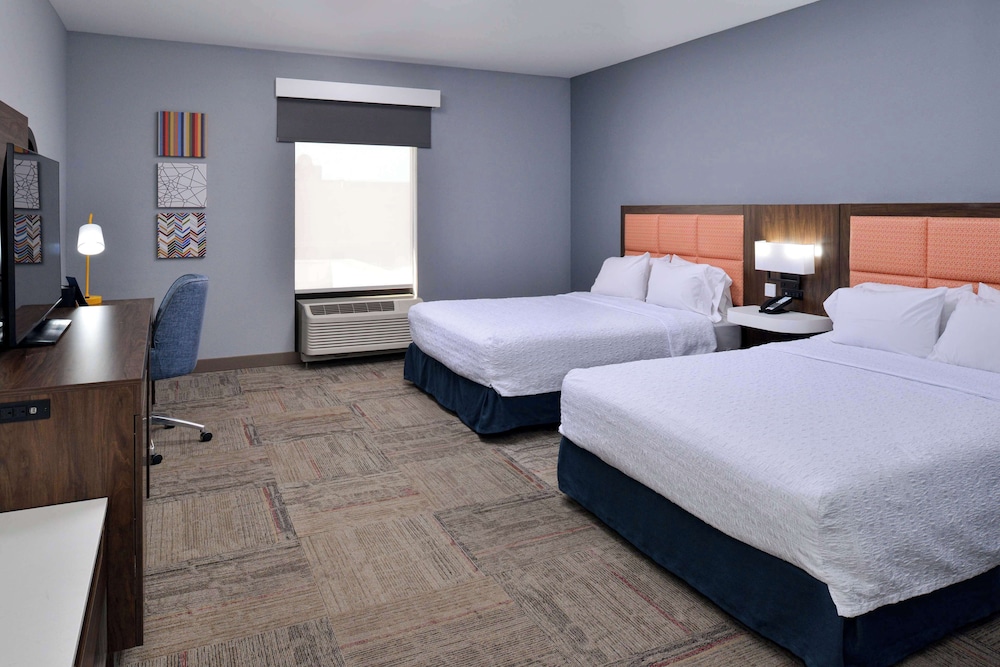 Hampton Inn Kansas City Northeast - photo 32