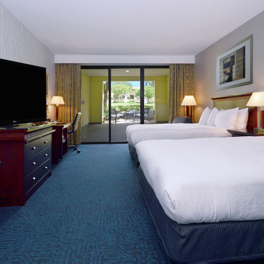 Doubletree by Hilton Newark Fremont - photo 25