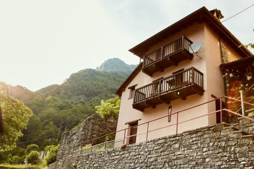 Wild Valley Tiny Escape - carbon neutral hotel in Unknown City