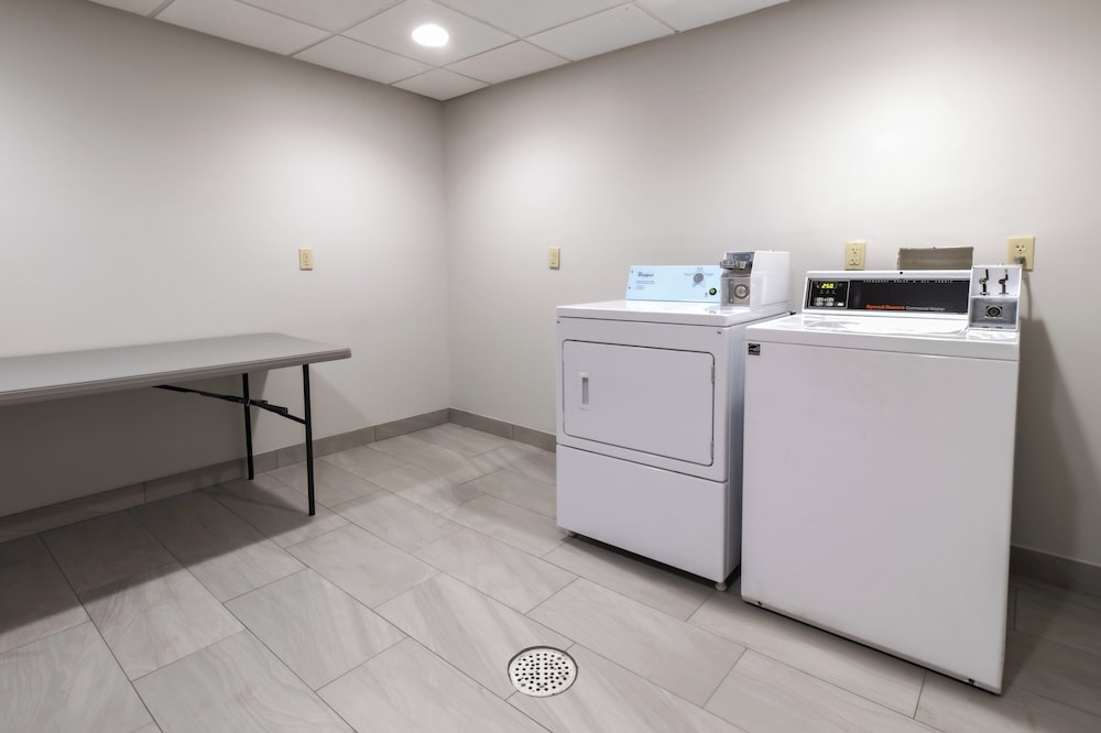 Holiday Inn Express Hartford Newington by IHG - photo 43