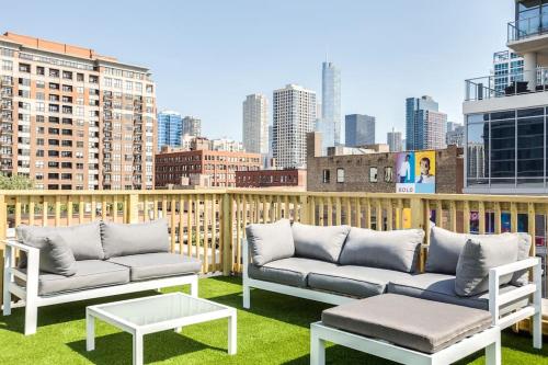 The Orleans Floor 3 Private rooftop deck — 4-Star Luxury Hotel in Chicago, United States