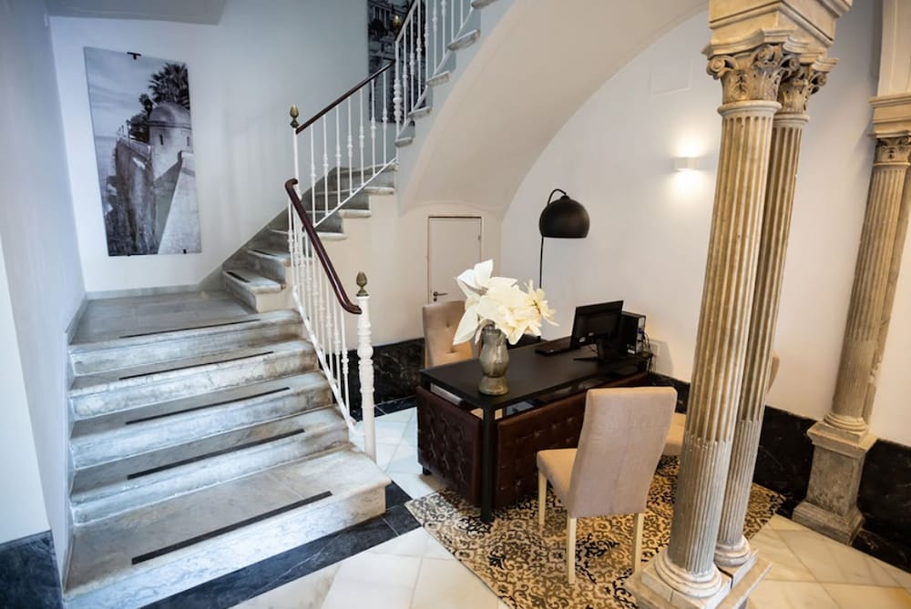 Plazuela del Carbón Suites — Cadiz — photo 2