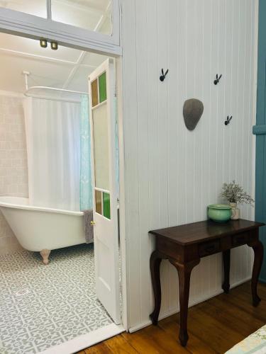 Gorgeous Arthouse Queenslander In Ipswich
