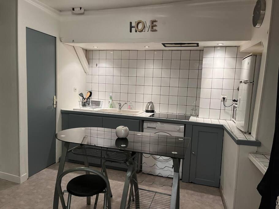 Chablis : Petit Studio En Plein Centre Ville in Chablis, France