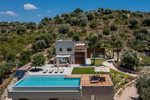 Altamira Luxury Villa Con Piscina a Noto — 4-Star Luxury Hotel in Noto, Italy