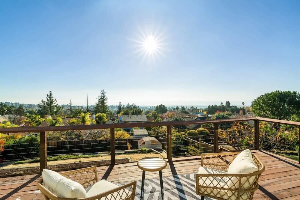 Marbella Lane Amazing Views Serene Retreat — Fremont