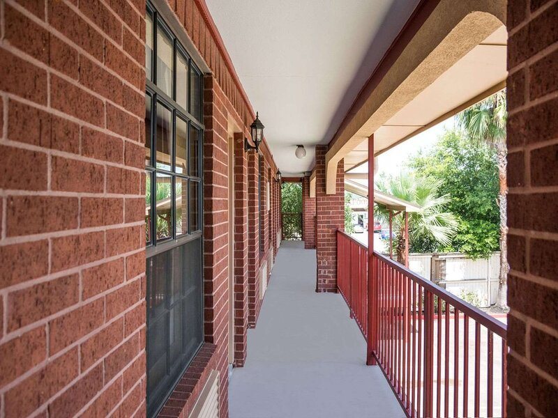Super 8 by Wyndham Houston West Katy — hotel in Katy
