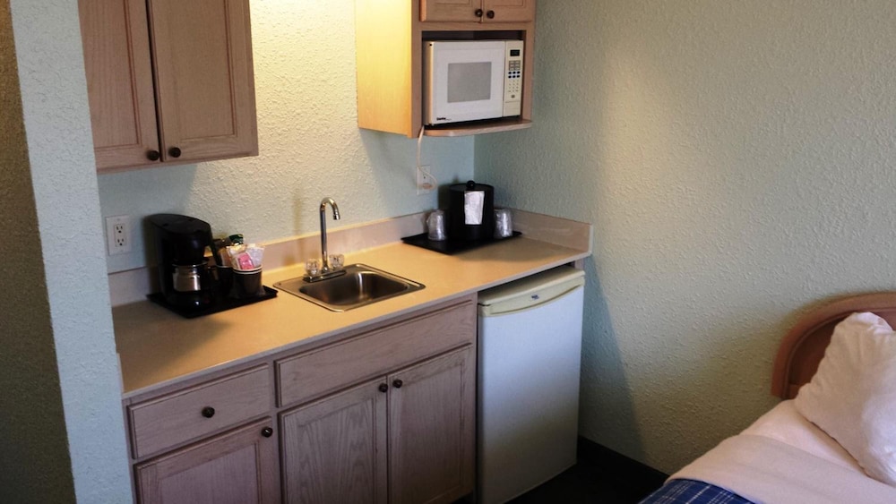 Cocoa Beach Suites - photo 20