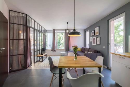 Industrial Look Apartment Top Centre Free Parking — 4-Star Luxury Hotel in Sofia, Bulgaria