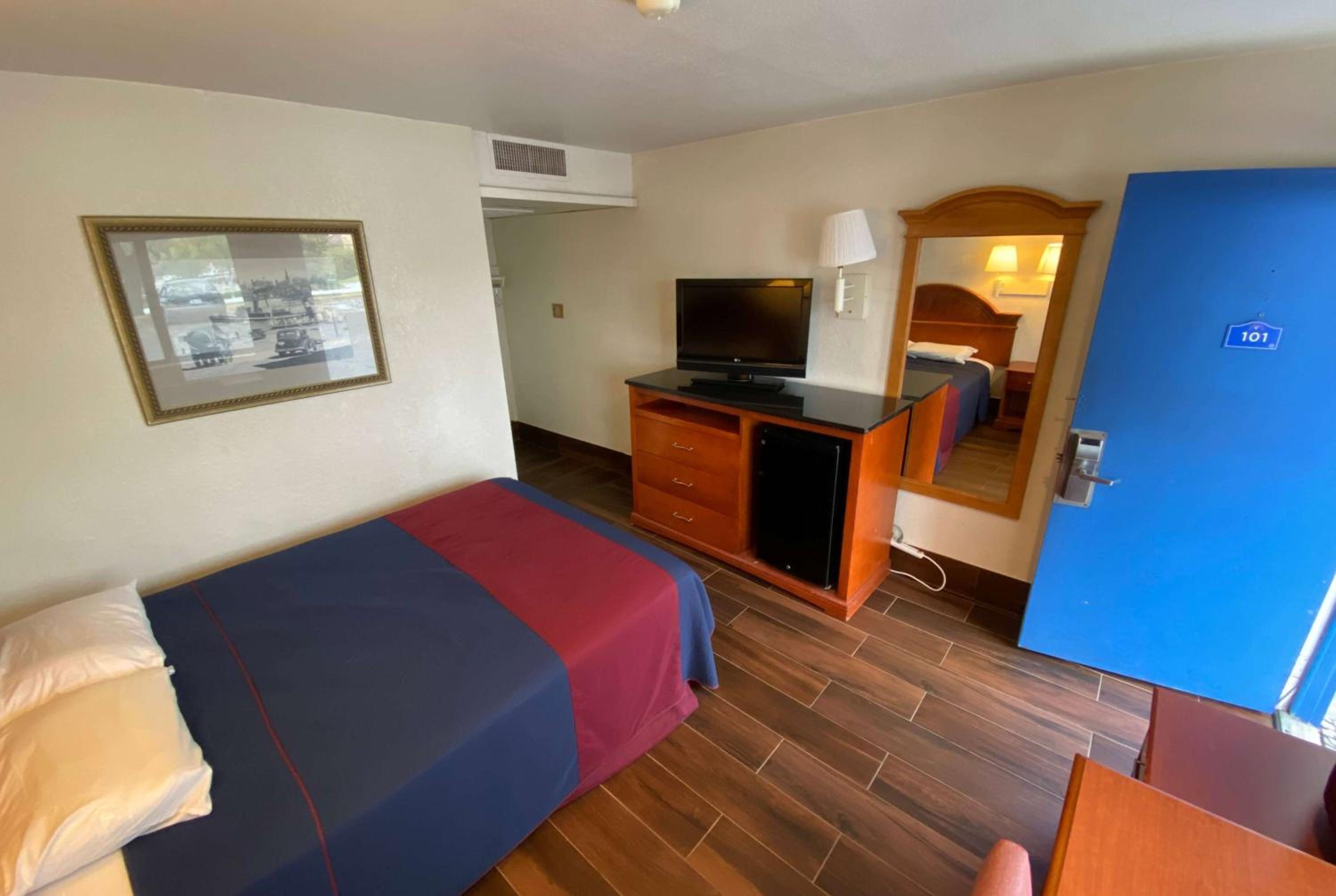 Travelodge by Wyndham Grand Rapids North - photo 14