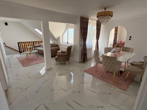 Ramiro Apartman — 4-Star Luxury Hotel in Keszthely, Hungary
