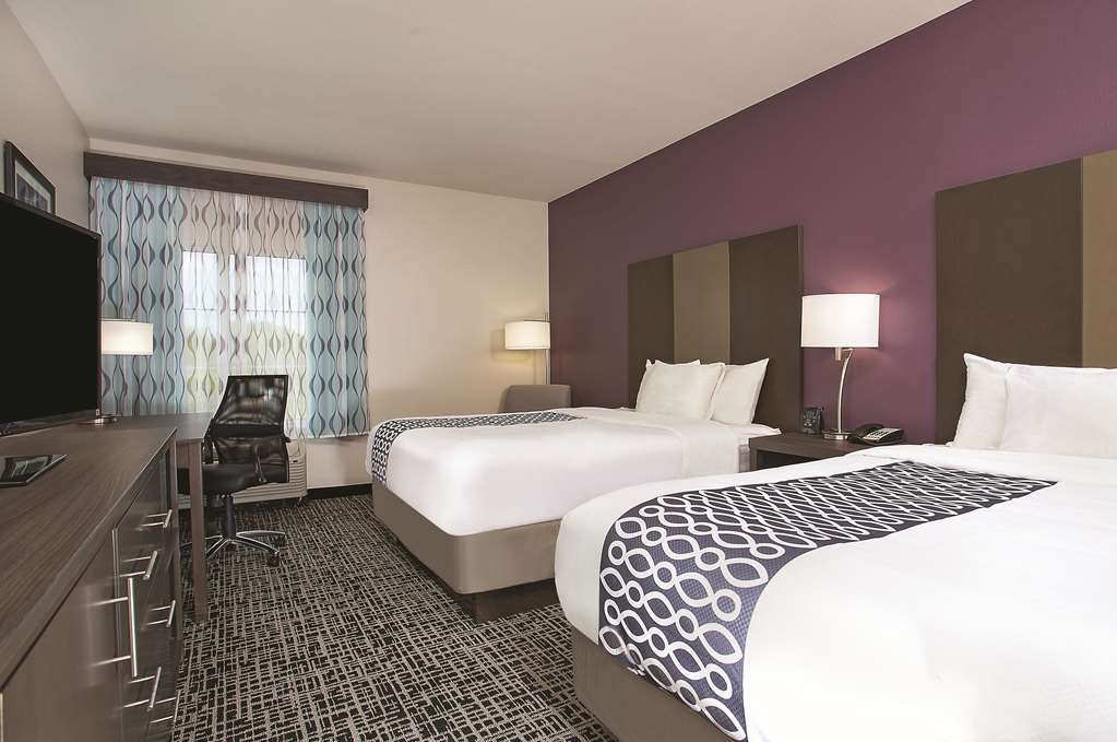 La Quinta Inn & Suites by Wyndham Chattanooga Lookout Mtn - photo 26