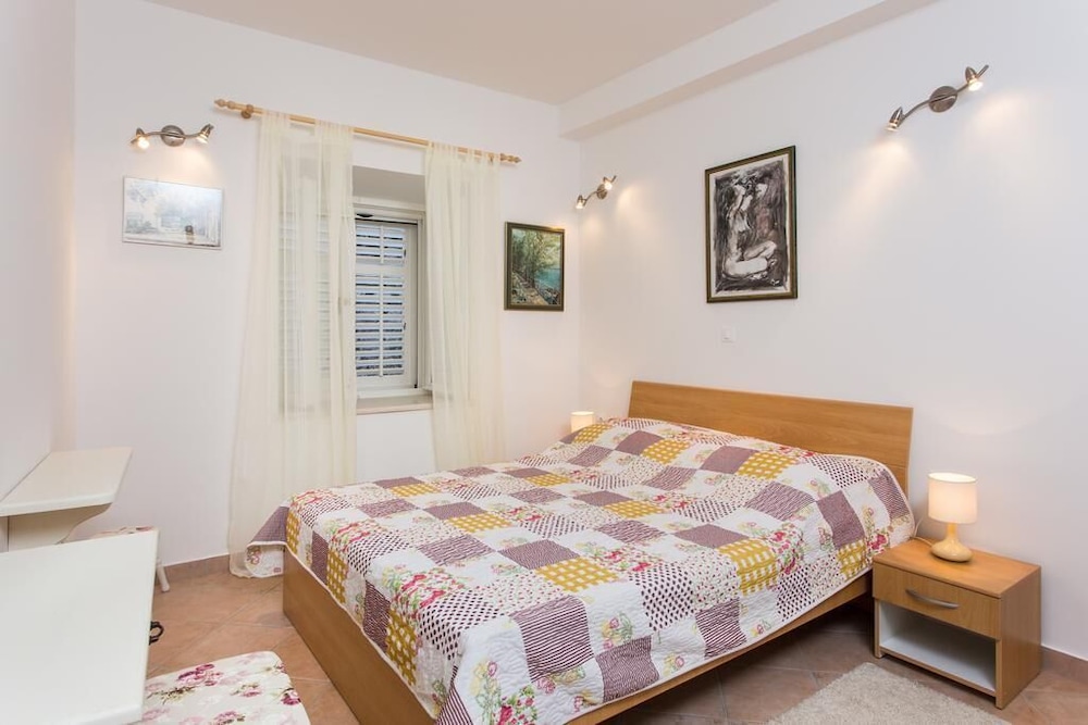 Nila's Place