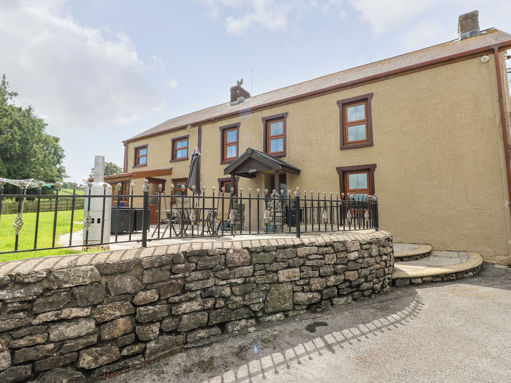 Pant Teg Farm in Kidwelly, United Kingdom