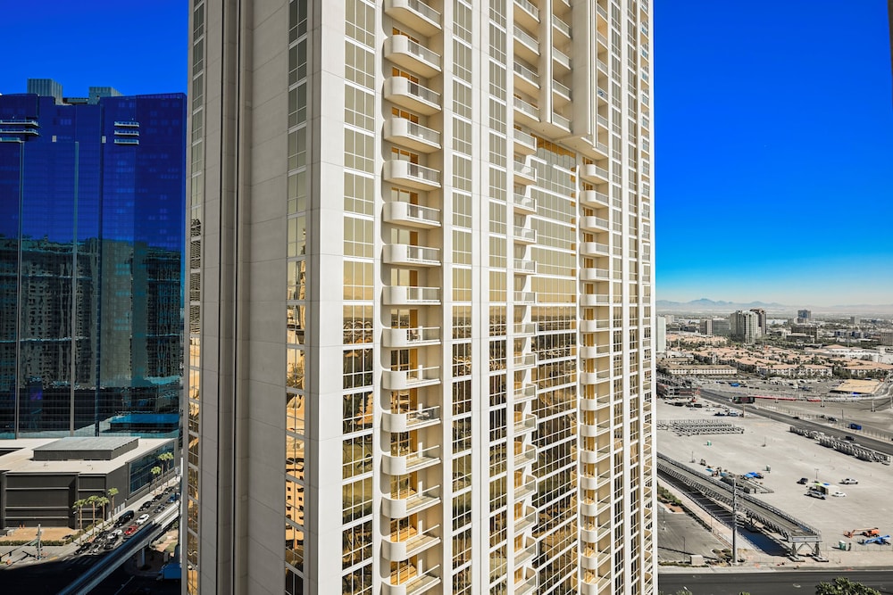StripViewSuites at Signature - photo 263