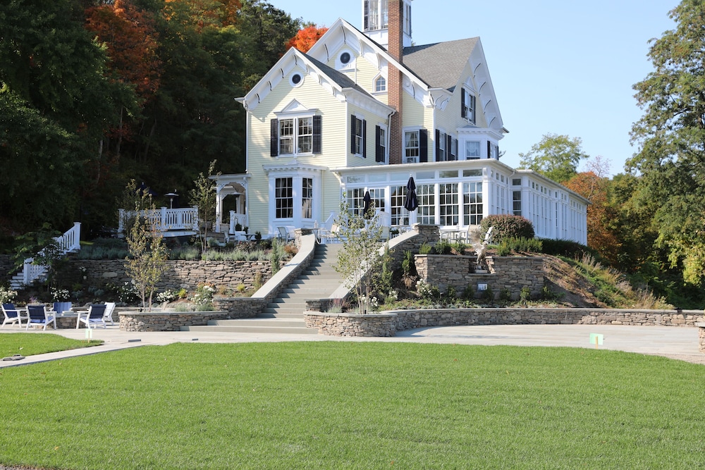 Inn at Taughannock Falls — 4-Star Luxury Hotel in Trumansburg, United States