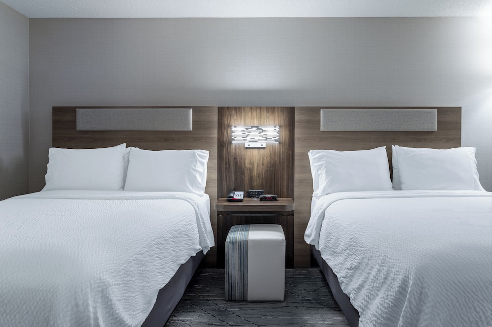 Holiday Inn Express & Suites Vadnais Heights by IHG - photo 23