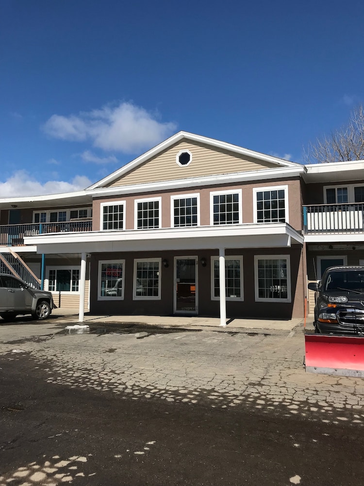 Admiral's Ocean Inn - photo 25