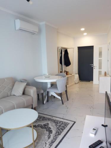 1 Bedroom Apartment With Sea And River Views