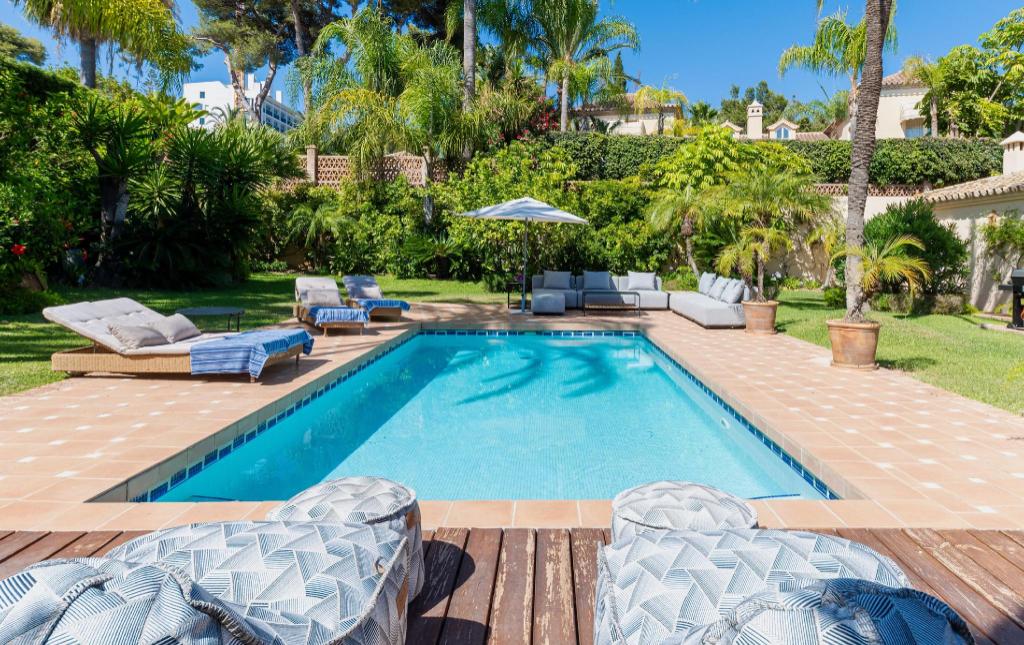 Charming Andalusian Style Beach Villa — 4-Star Luxury Hotel in Marbella, Spain
