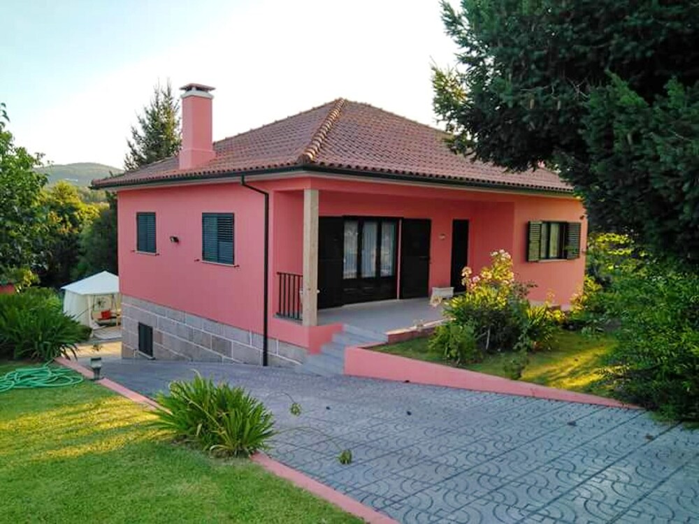 Villa With 5 Bedrooms in Valença With Wonderful Mountain View Privat — 4-Star Luxury Hotel in Valenca, Portugal
