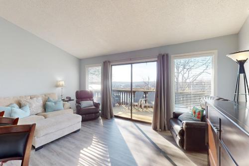 Southwood Serenity — 4-Star Luxury Hotel in Lake Ozark, United States
