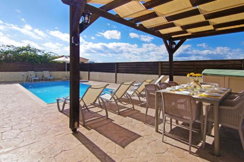 Nissi Dreams Villa