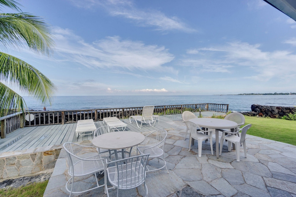Kaikea Hale Oceanfront Paradise — Kailua Kona