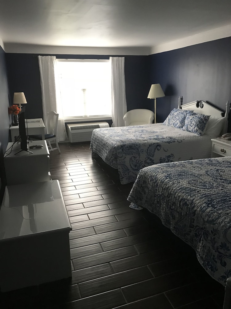 French Quarter Inn - photo 7