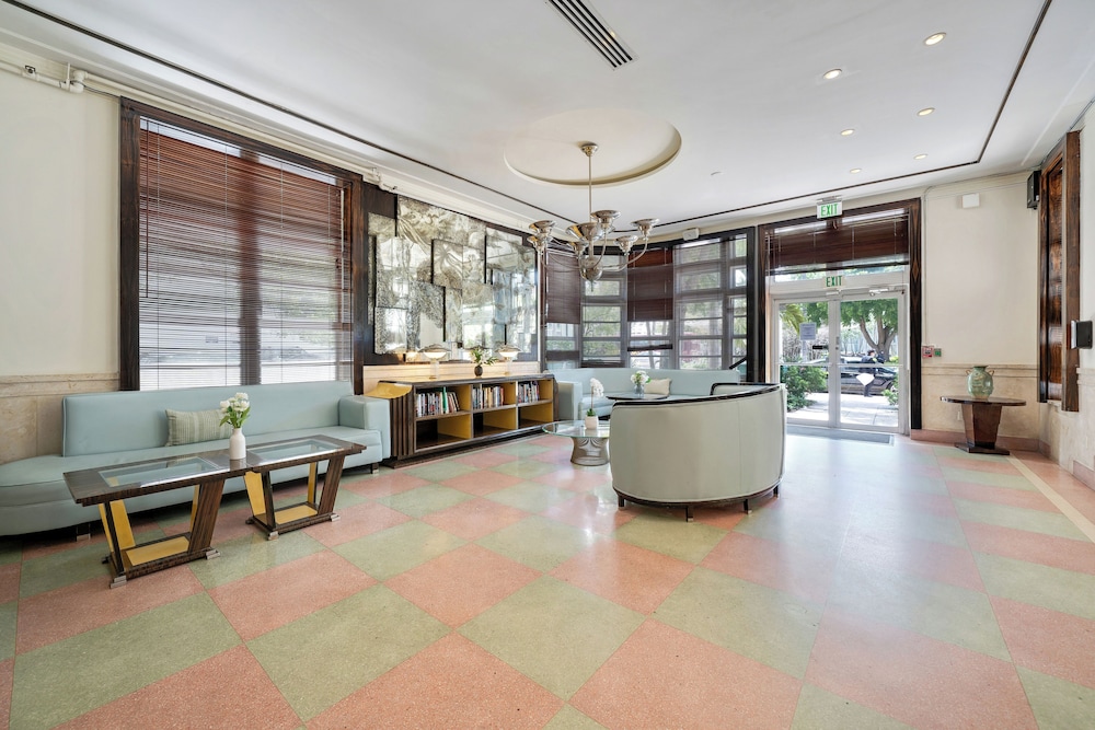 Greenview Hotel by Lowkl - photo 7